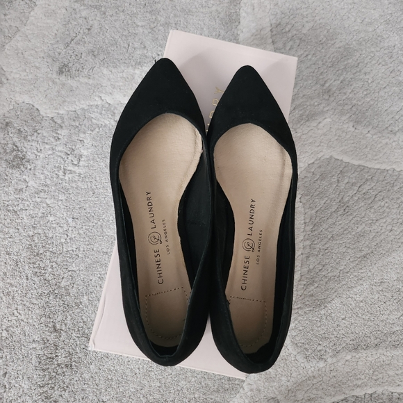 Chinese Laundry Gavin Micro Suede Black Flats - Picture 4 of 15